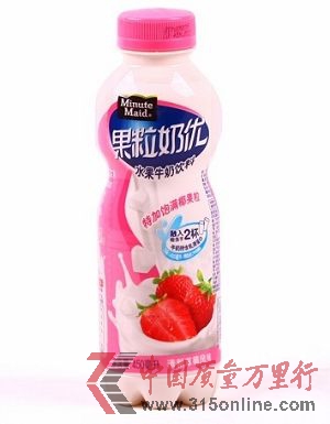 圖為可口可樂(lè)品牌飲料“美汁源果粒奶優(yōu)”(清新草莓口味)。